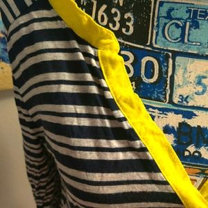 💋Navy Blue, Grey & Yellow Gap brand Shirt